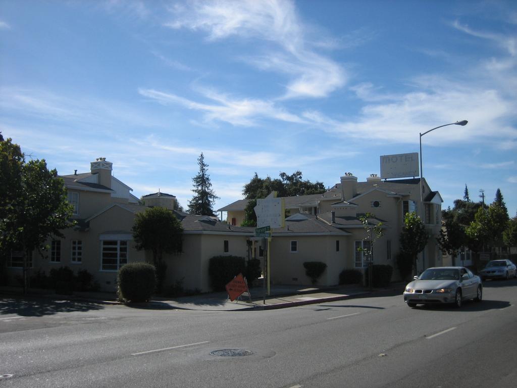 מנלו פארק Stanford Inn מראה חיצוני תמונה